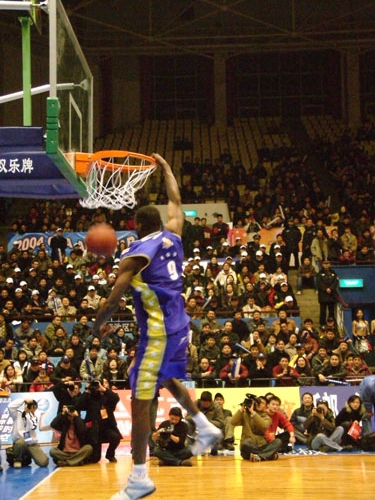 管理层的公 管理层的公