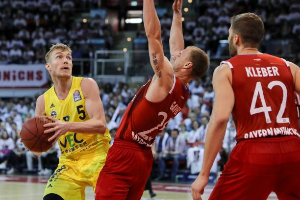 成两次抢断 成两次抢断