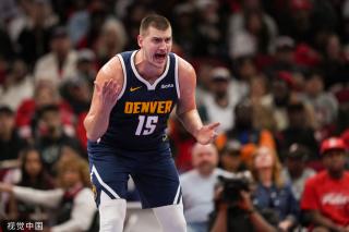 随着足球竞 随着足球竞